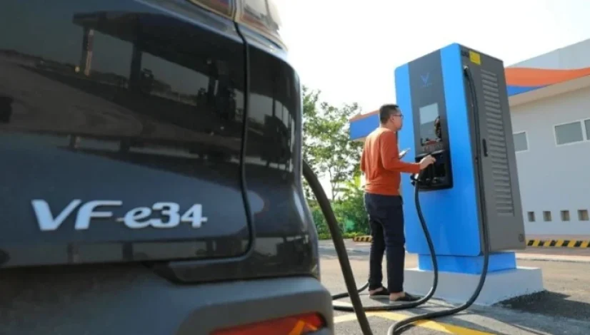Akan-Ada-100.000-SPKLU-Buat-Mobil-VinFast-di-ASEAN Akan-Ada-100.000-SPKLU-Buat-Mobil-VinFast-di-ASEAN