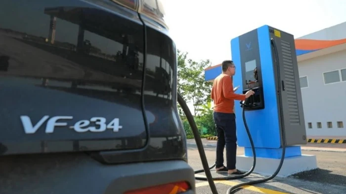 Akan-Ada-100.000-SPKLU-Buat-Mobil-VinFast-di-ASEAN